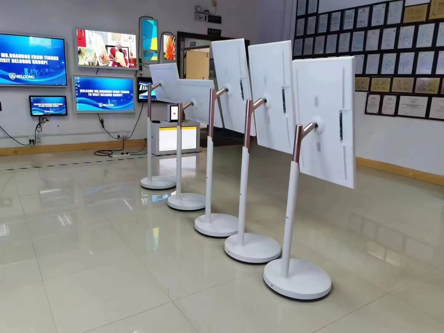 TV Portabel Layar Sentuh 32 In - Yoga Fitness Video ulasan dan harga