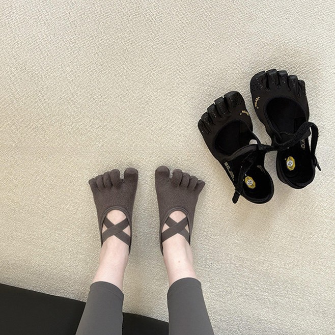 Kaos Kaki Yoga Wanita dengan T - Yoga Fitness Studio ulasan dan harga