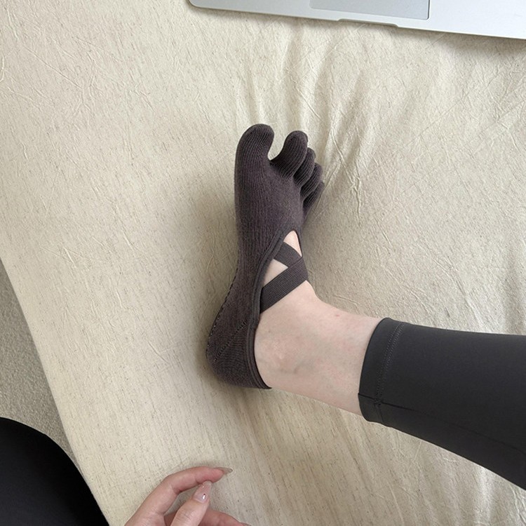 Kaos Kaki Yoga Wanita dengan T - Yoga Fitness Studio ulasan dan harga